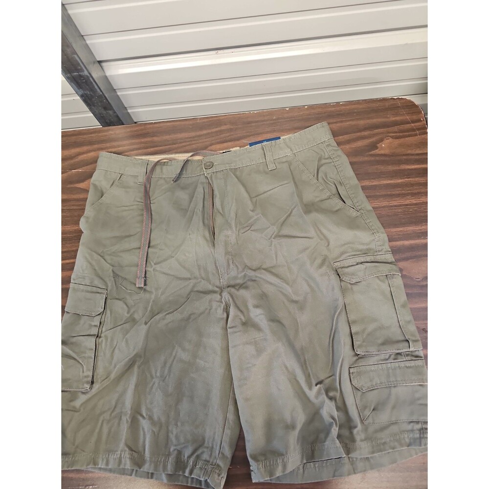 CRW Rugged Wear Mens Cargo Shorts Size 42 Khaki Tan NWT Utility Pockets